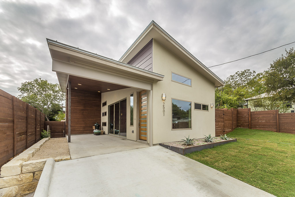 Property Photo:  2501 E 9th Street  TX 78702 