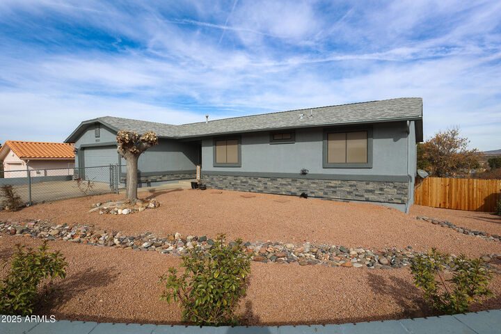 Property Photo: 2231 S Roundup Trail 4 AZ 86326