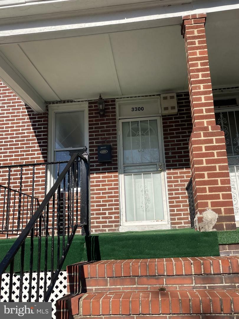 Property Photo:  3300 Ravenwood Avenue  MD 21213 