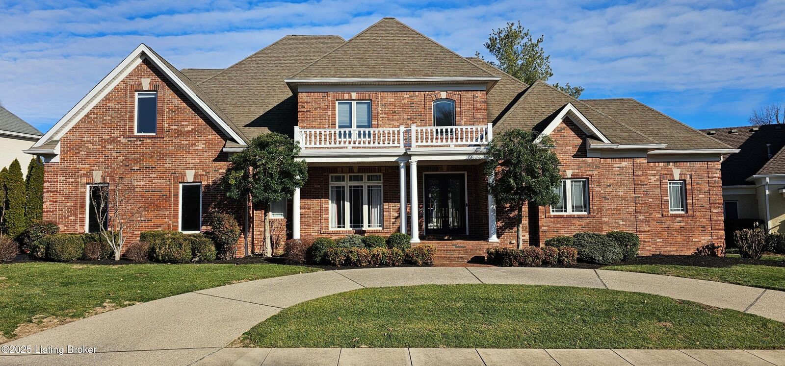 Property Photo:  7612 Endecott Pl  KY 40059 