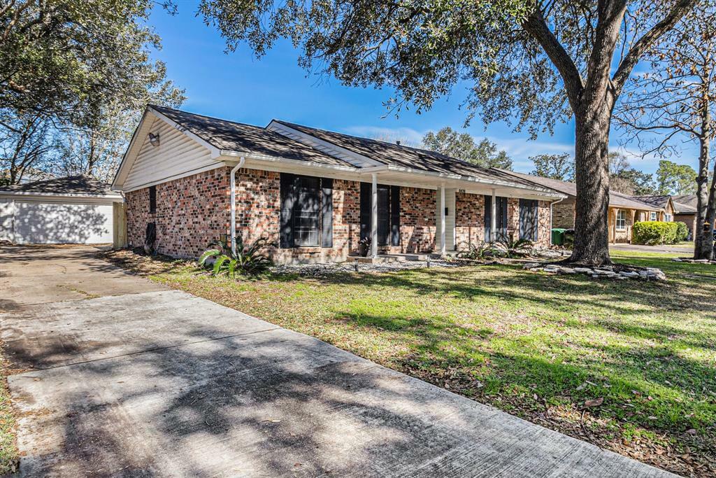 Property Photo:  5470 Loch Lomond Drive  TX 77096 