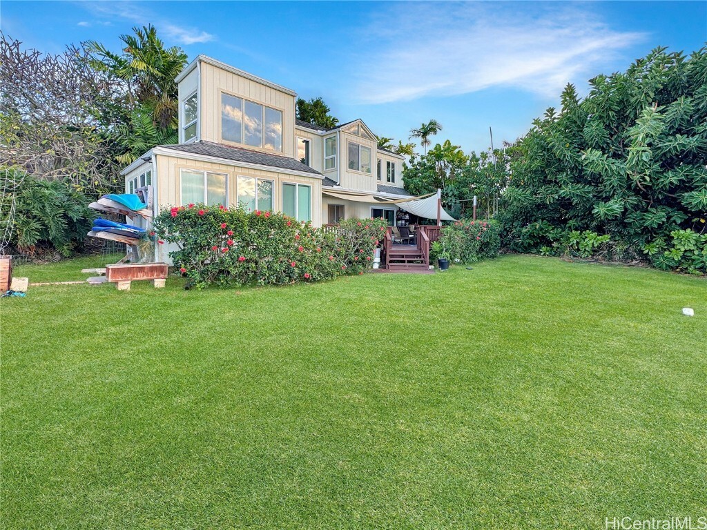 Property Photo:  44-327 Kaneohe Bay Drive  HI 96744 