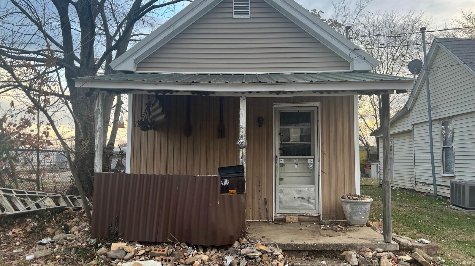 Property Photo:  517 S Seventh Street  IN 47601 