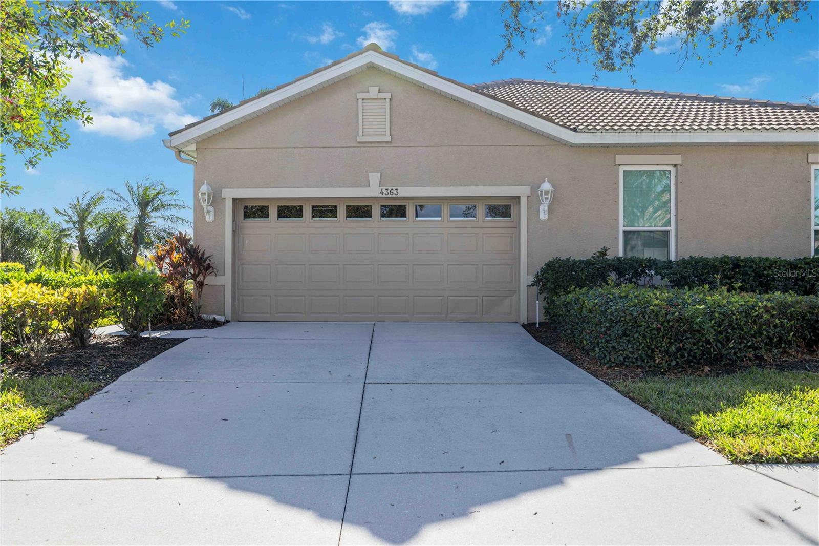 Property Photo:  4363 Kariba Lake Terrace  FL 34243 