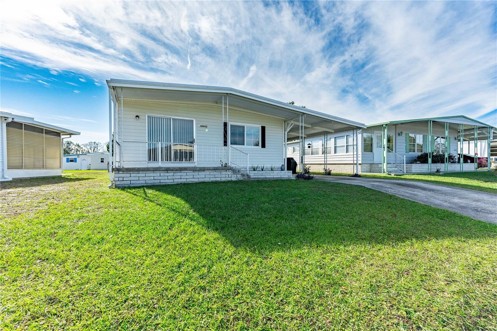 Property Photo: 38602 Beniger Drive FL 33540