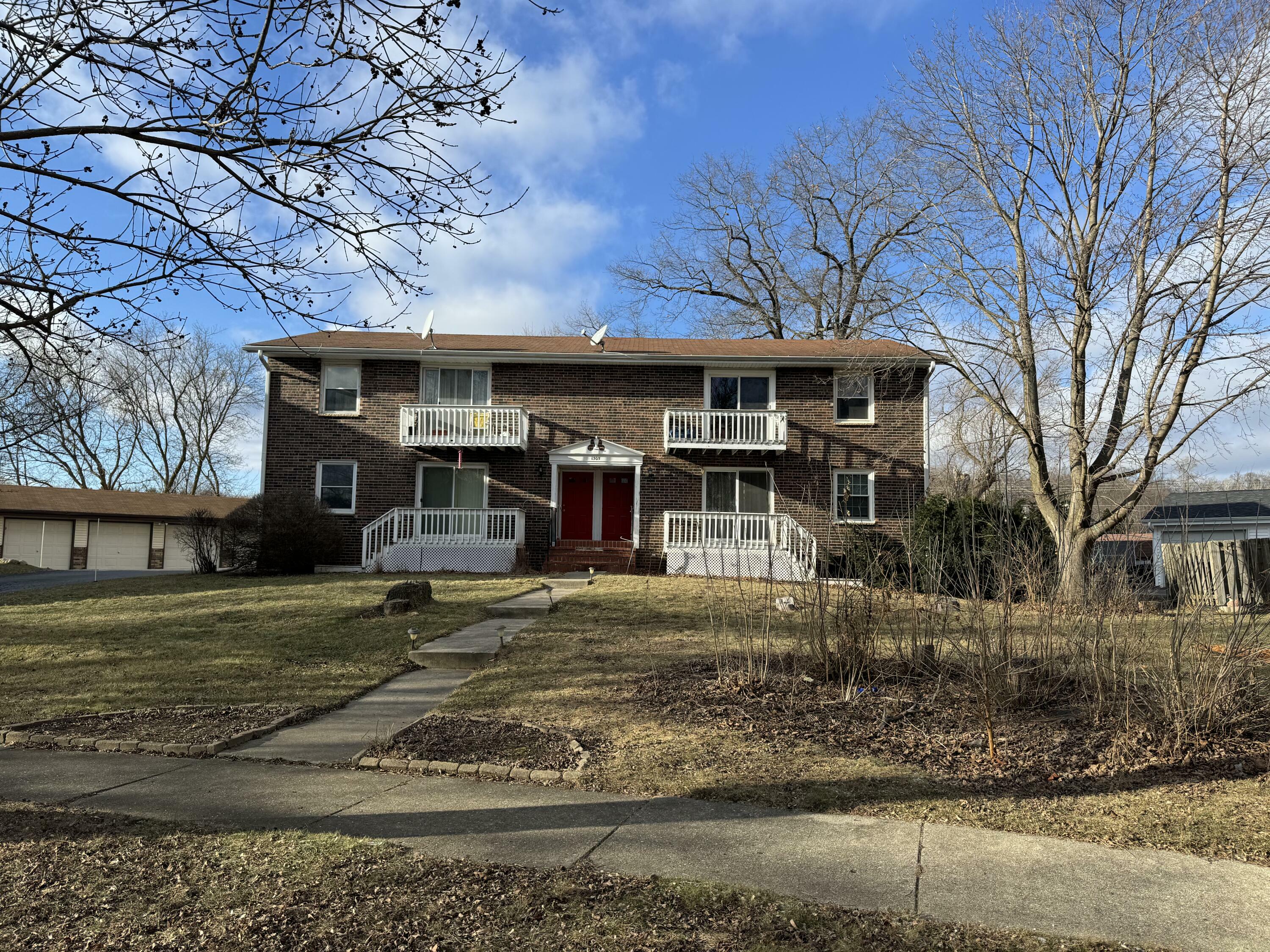 1305 Camden Way  Waukesha WI 53186 photo