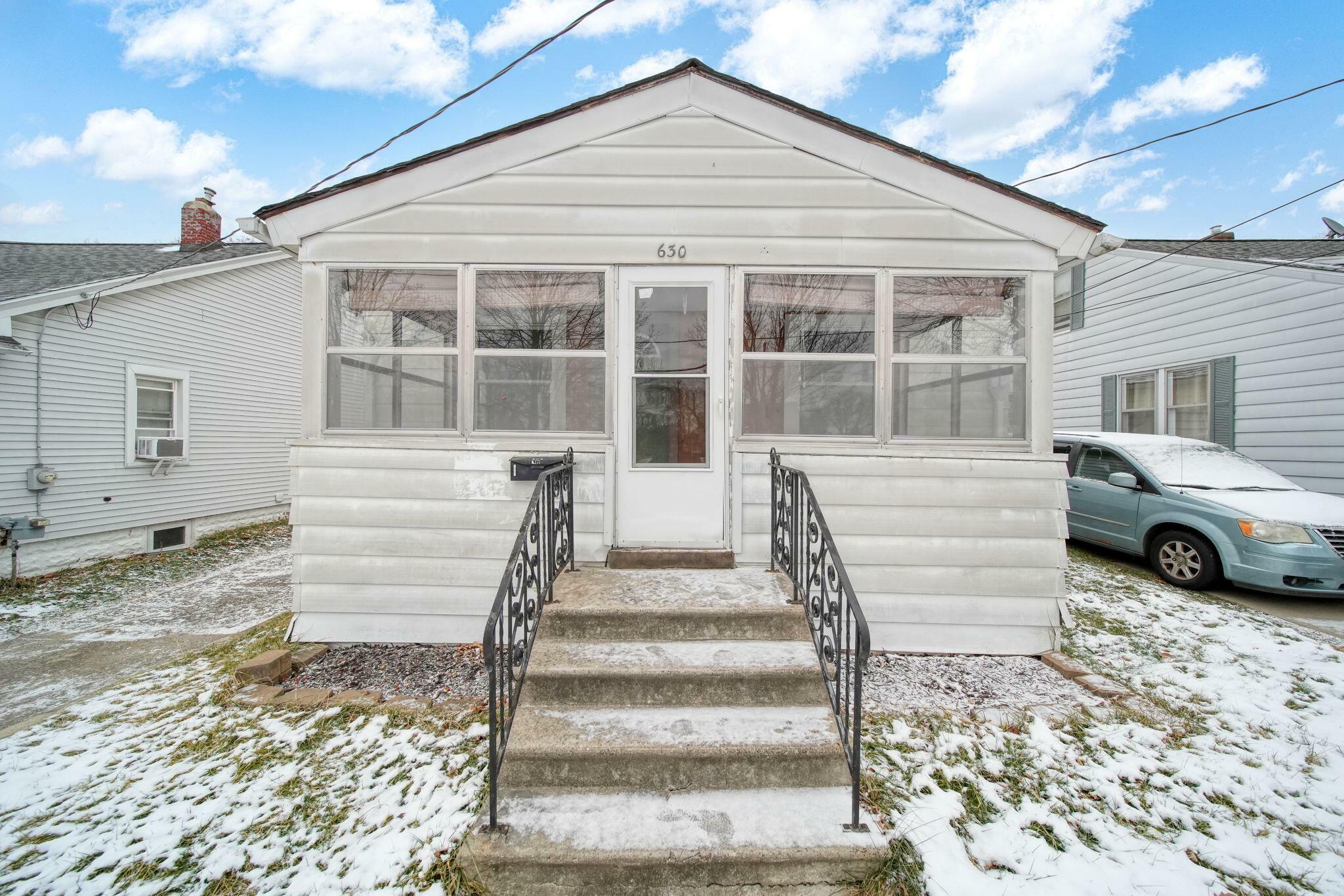 Property Photo:  630 Saint Clair Avenue  MI 49202 