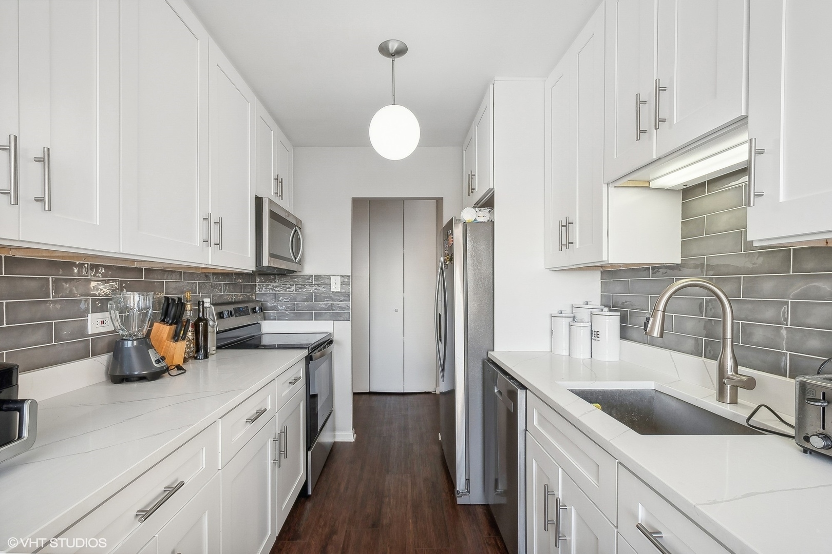 Property Photo:  7141 N Kedzie Avenue 1210  IL 60645 