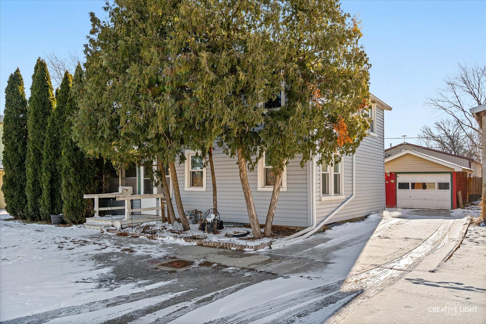 Property Photo:  115 W John Street  IL 60545 