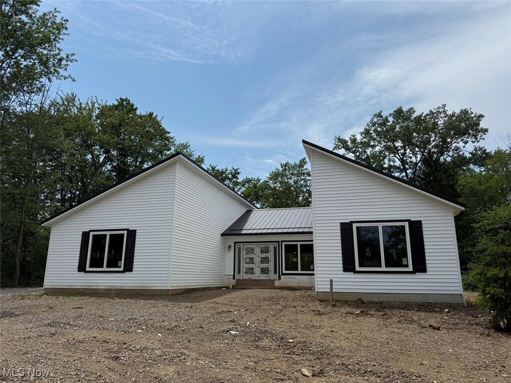 Property Photo:  3940 Ellendale Road  OH 44022 