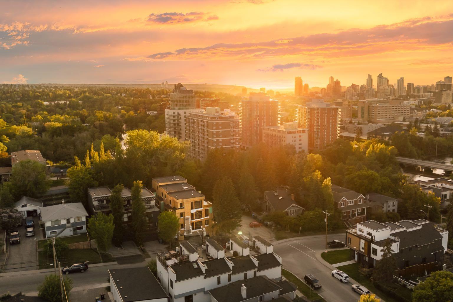 Property Photo: 2703 Erlton Street SW 2 AB T2S 2W4