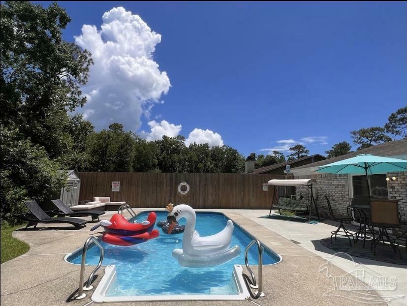 Property Photo:  11122 Little Creek Ln  FL 32506 