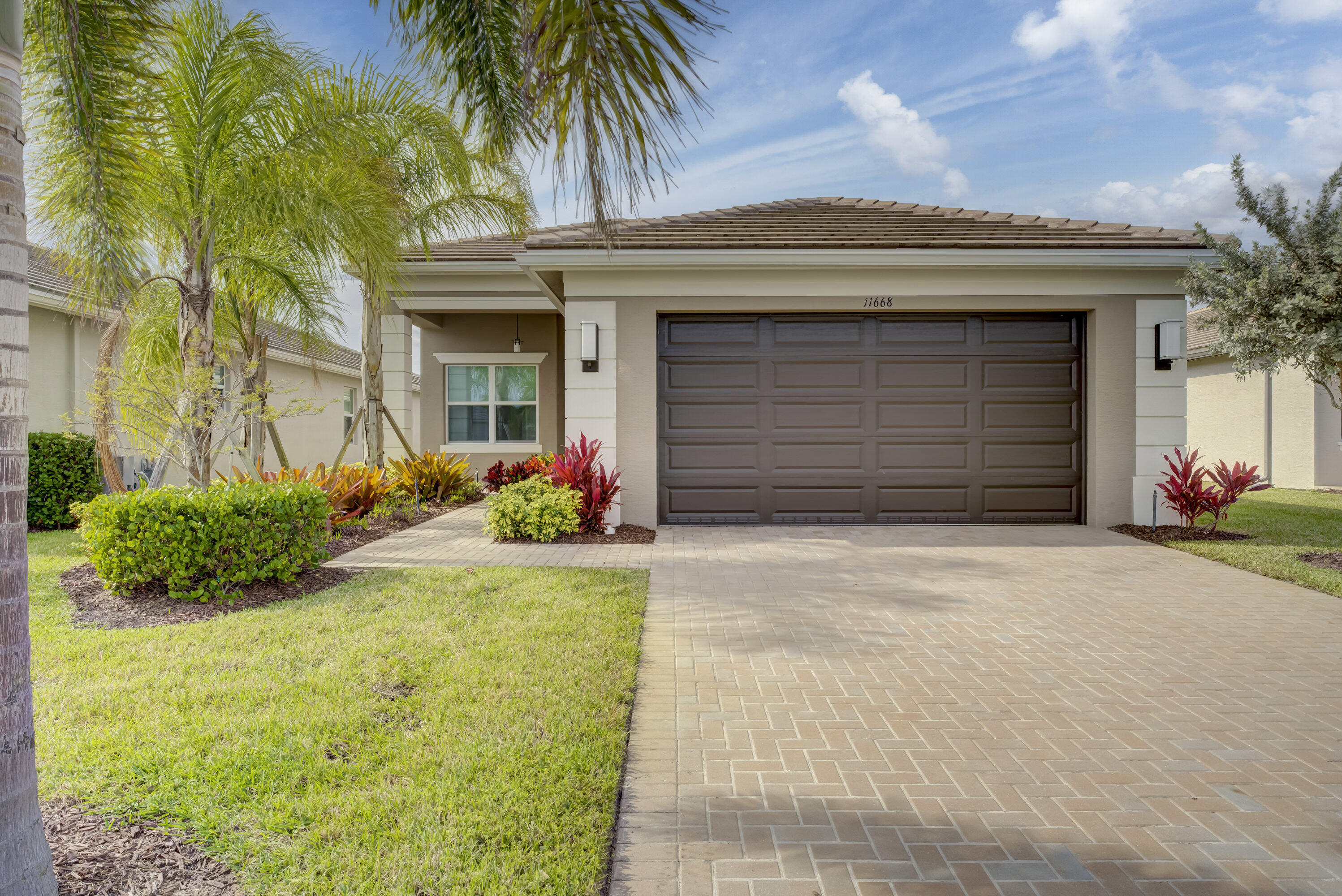 Property Photo: 11668 SW Moon River Way Way FL 34987
