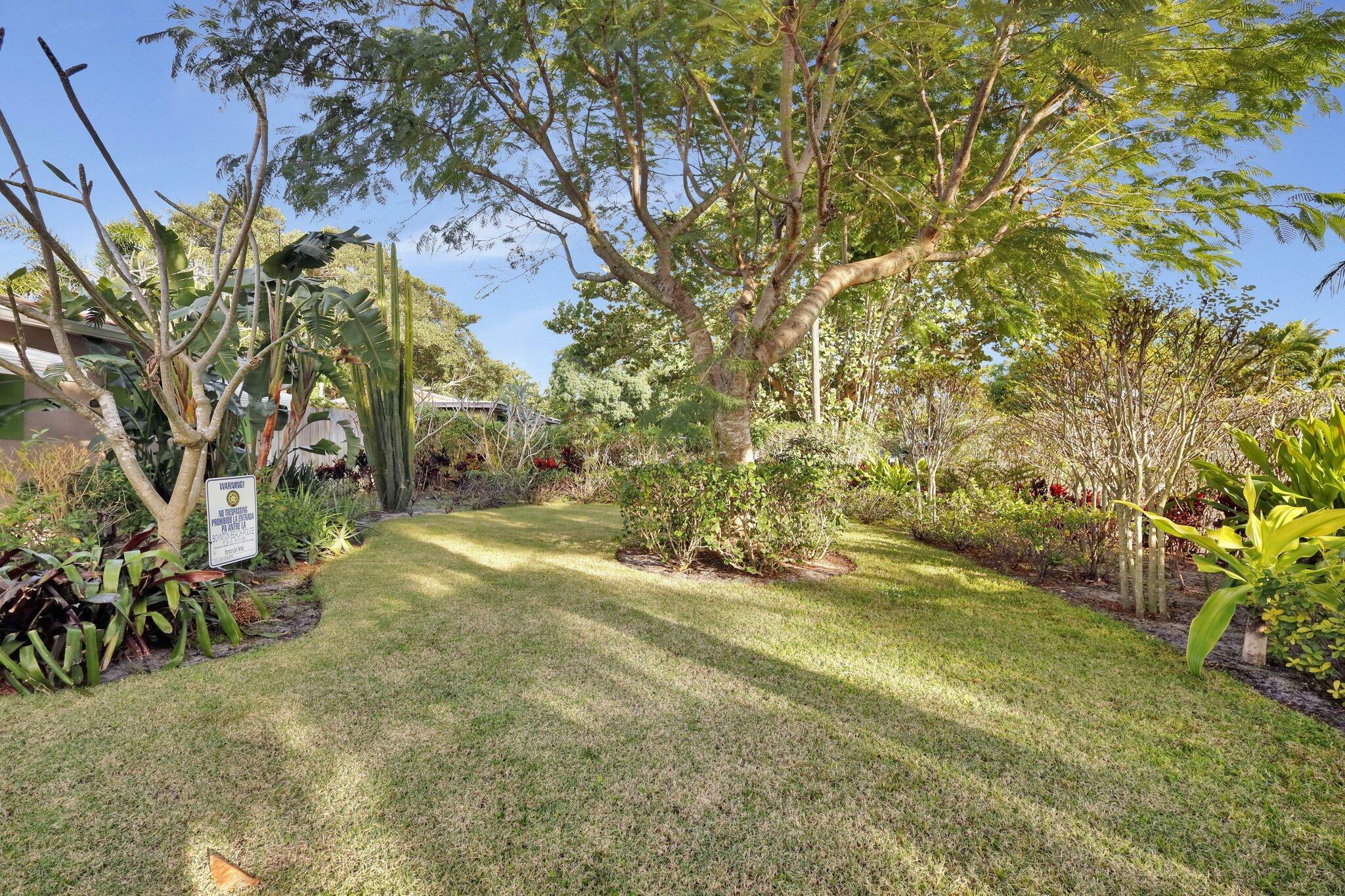 Property Photo: 159 SE 30th Ave Avenue FL 33435