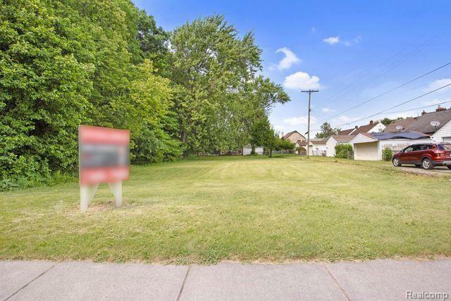 Property Photo: 4901 Rosalie Street MI 48126