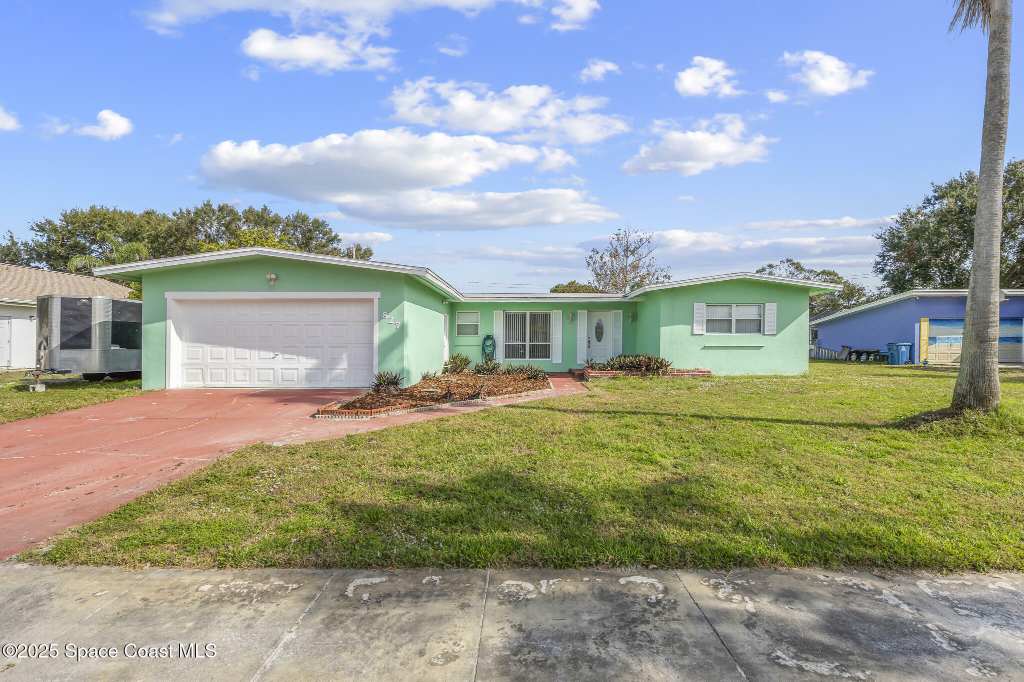 Property Photo:  827 Daytona Drive NE  FL 32905 