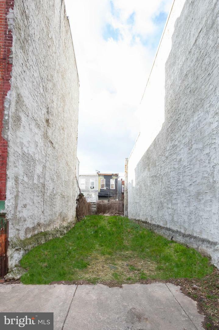 Property Photo:  2248 N 16th Street  PA 19132 