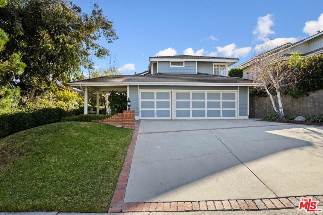 Property Photo:  23232 W Vail Dr  CA 91307 