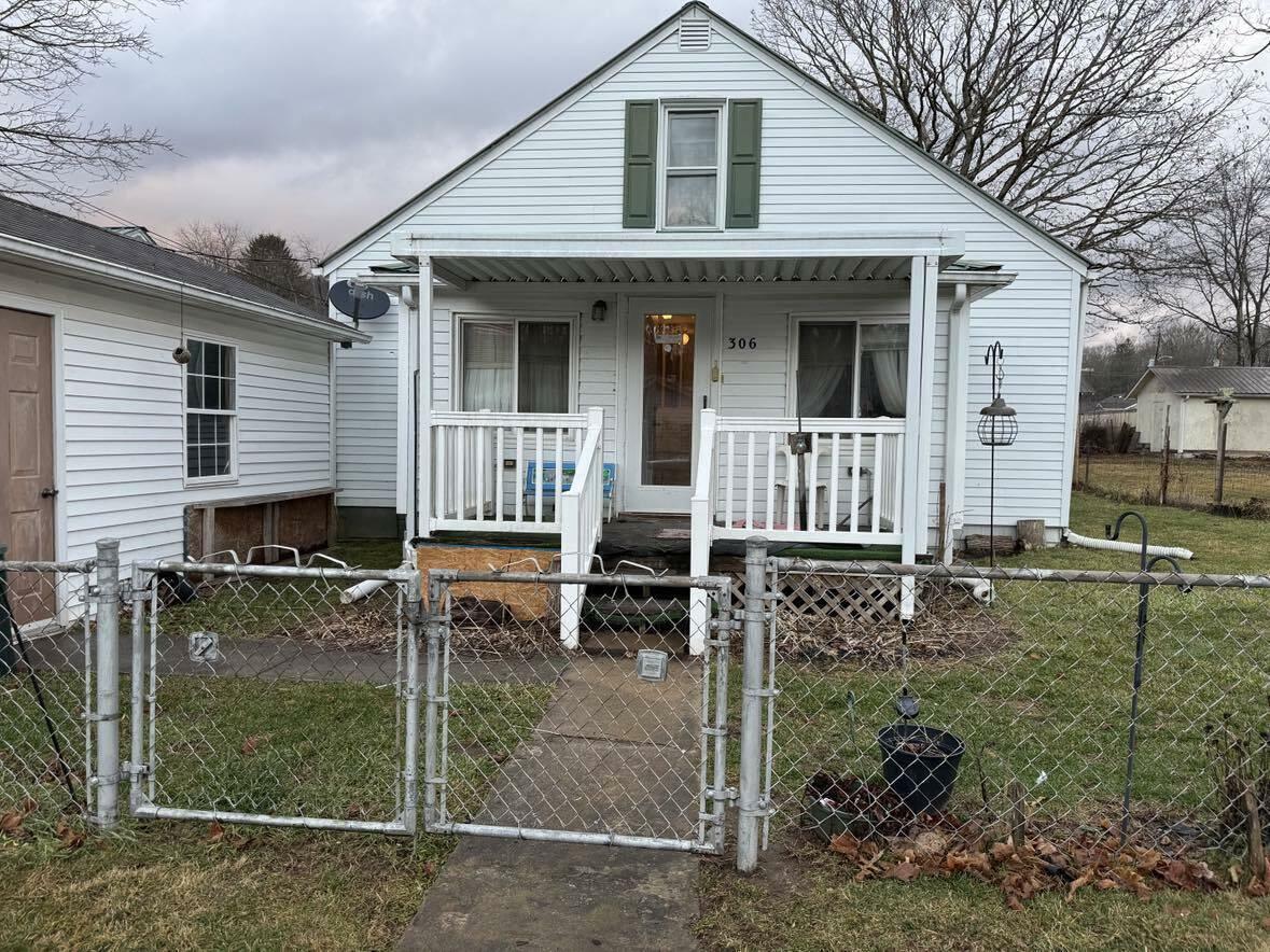 Property Photo:  306 Logan Street  WV 25984 