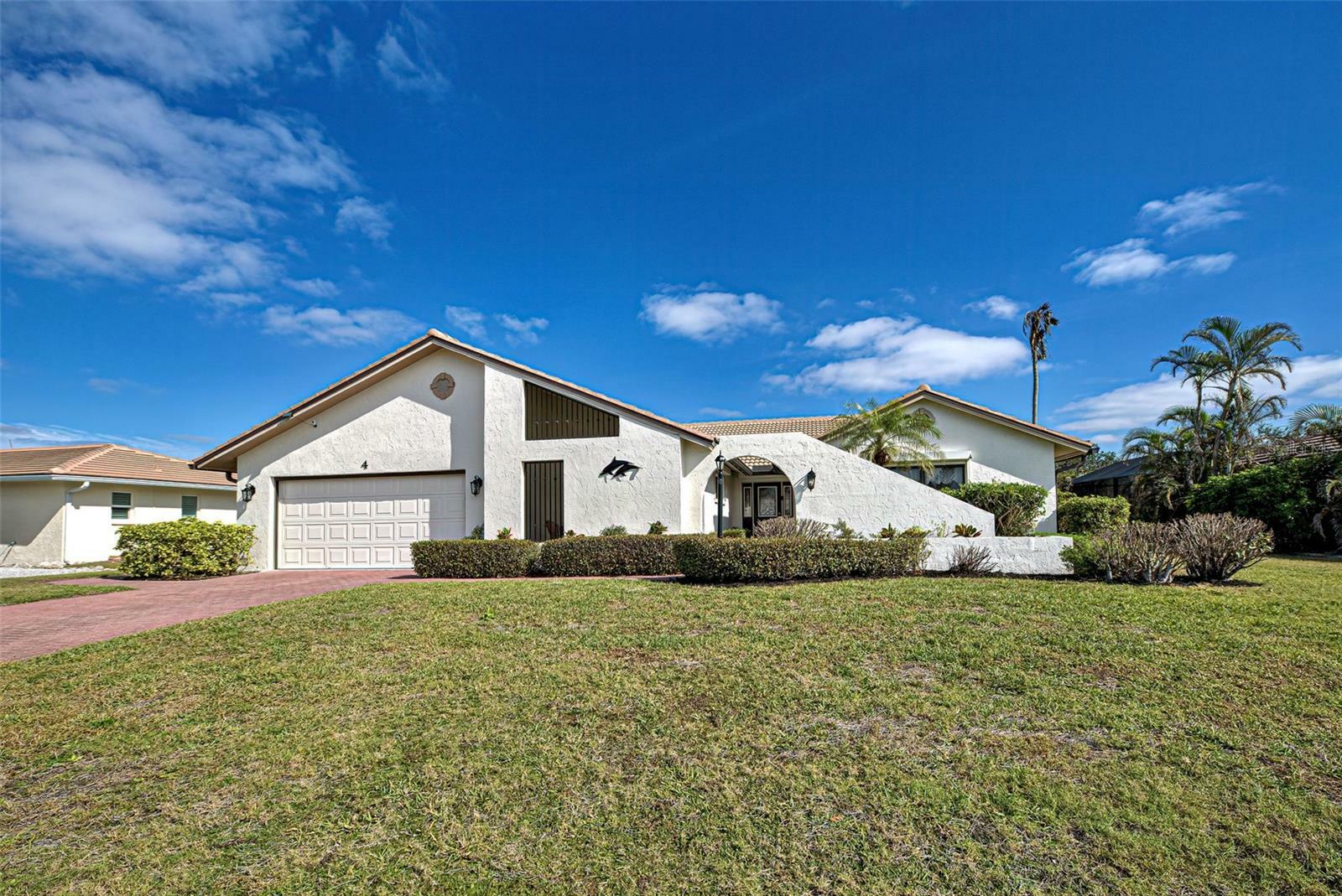 Property Photo:  4 Dover Drive  FL 34223 