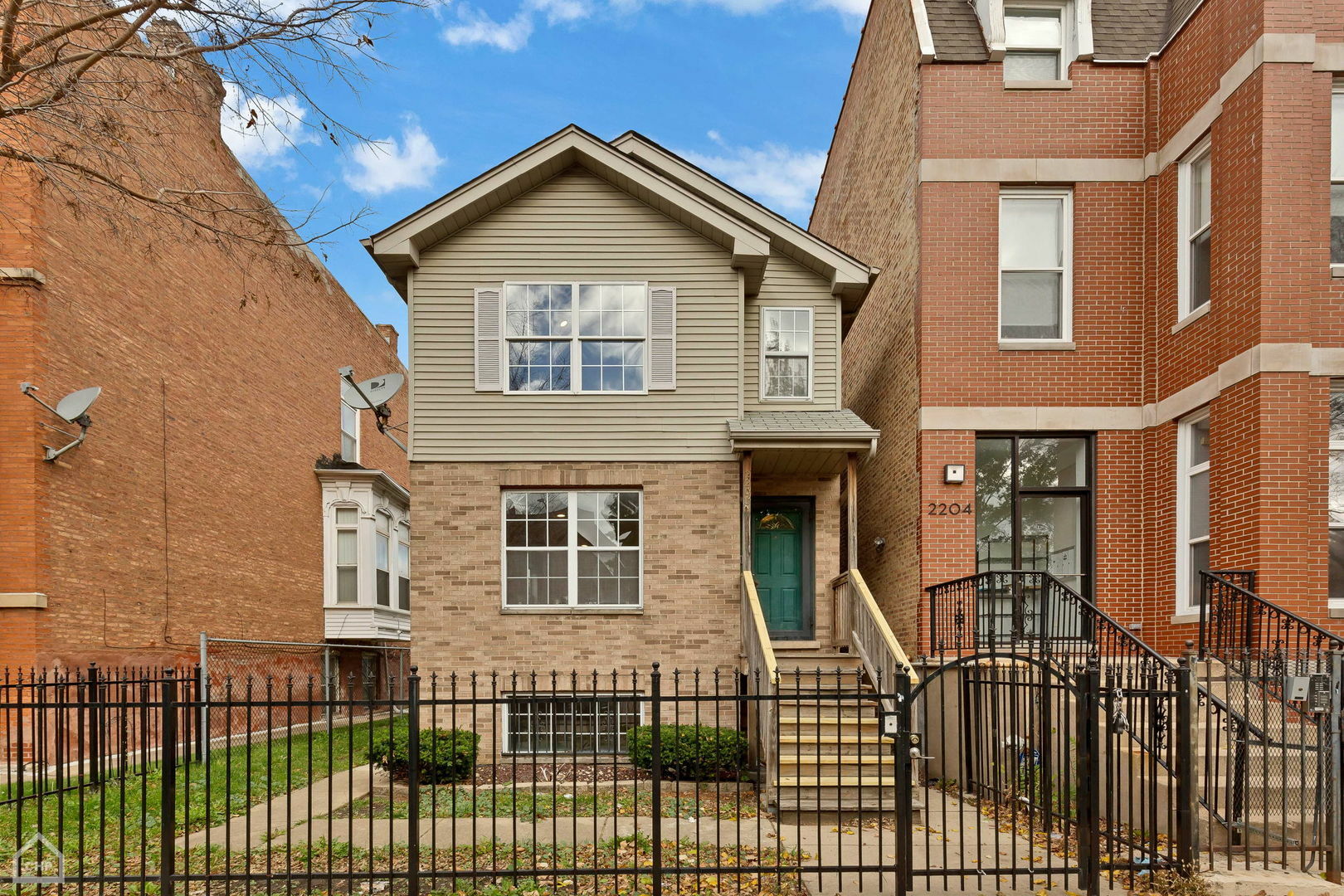 2206 W Warren Boulevard  Chicago IL 60612 photo