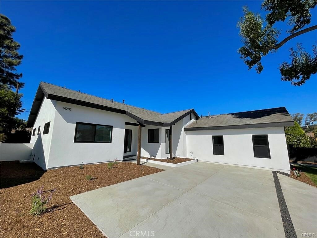 Property Photo:  14283 San Jose Street  CA 91345 