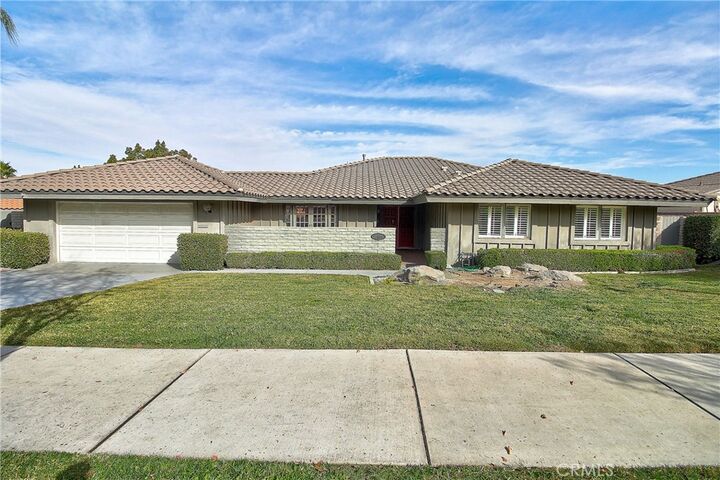 Property Photo:  1535 Via Tioga  CA 92506 