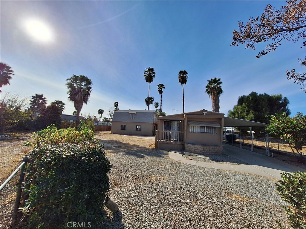 Property Photo:  609 Imperial Way  CA 92543 