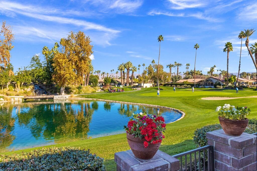 Property Photo: 196 Castellana S CA 92260