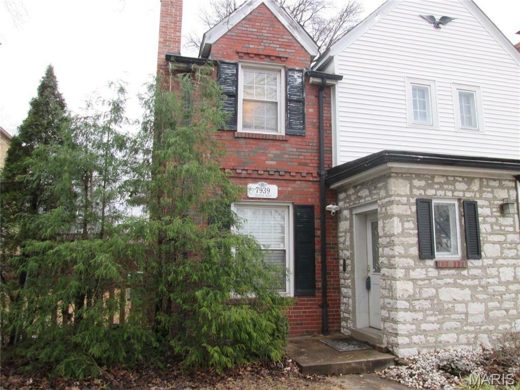 Property Photo: 7939 Delmar Boulevard 1W MO 63130