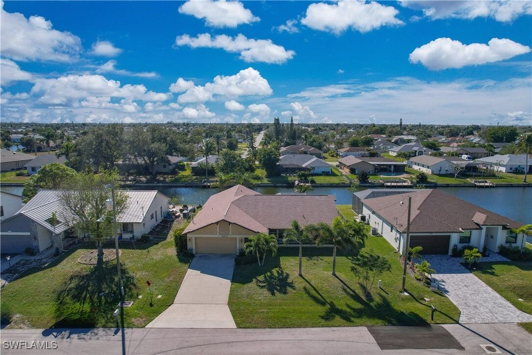 Property Photo: 2018 SE 6th Lane FL 33990