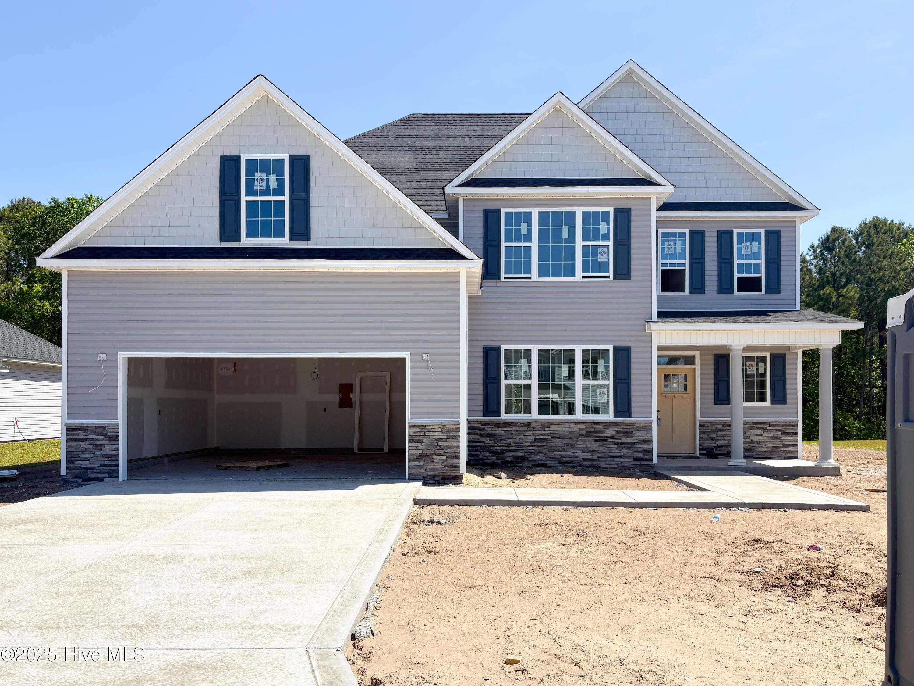 Property Photo: 704 Ellabond Street NC 28460