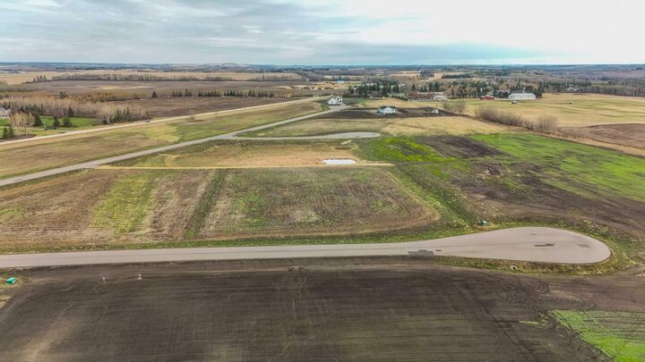 Property Photo:  28163 Township Road 374 35  AB T4E 2E1 