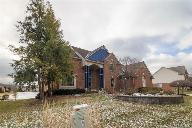 Property Photo:  2136 Alfred Drive  MI 48085 