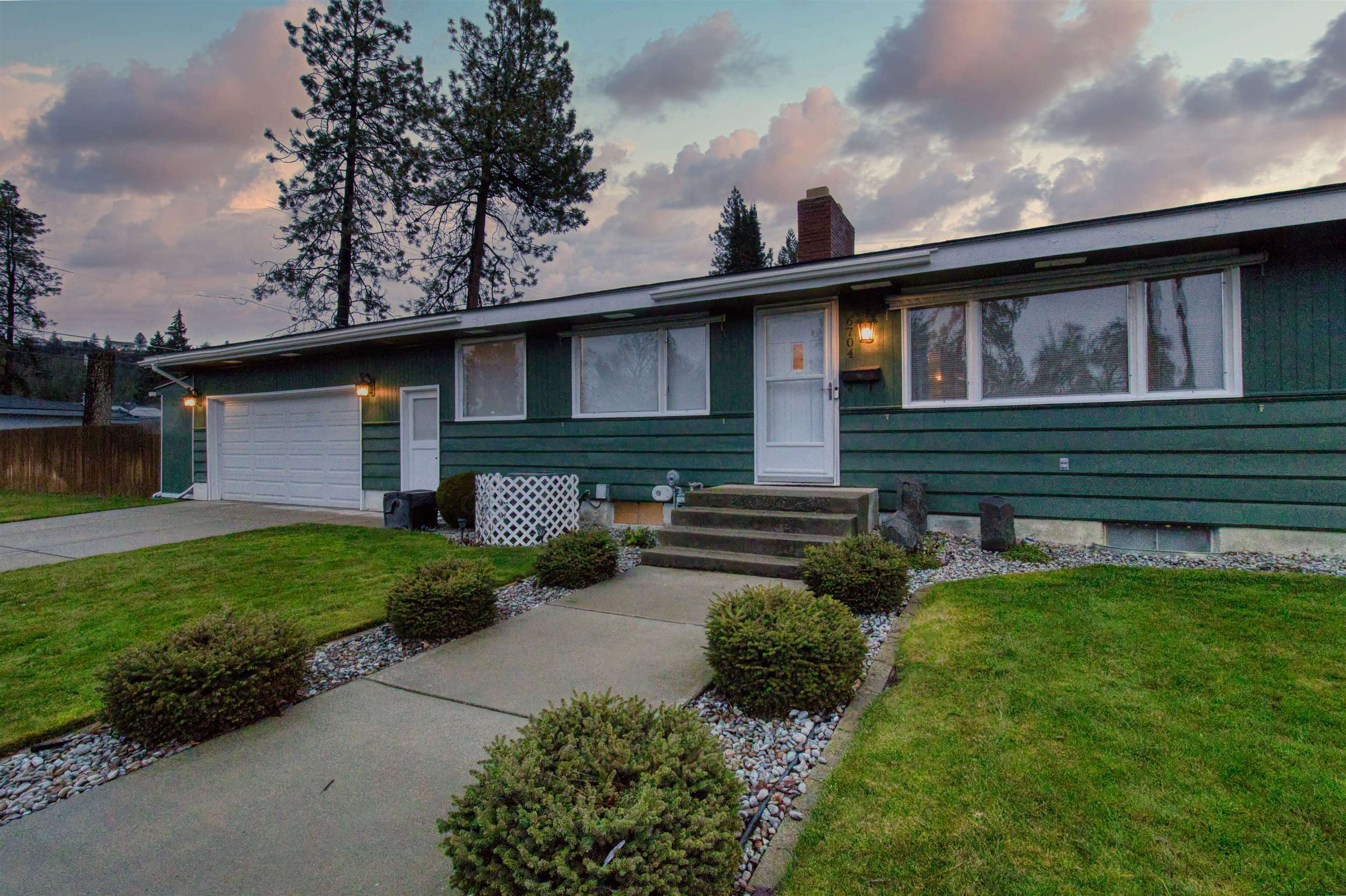 6704 N Fotheringham St  Spokane WA 99208 photo