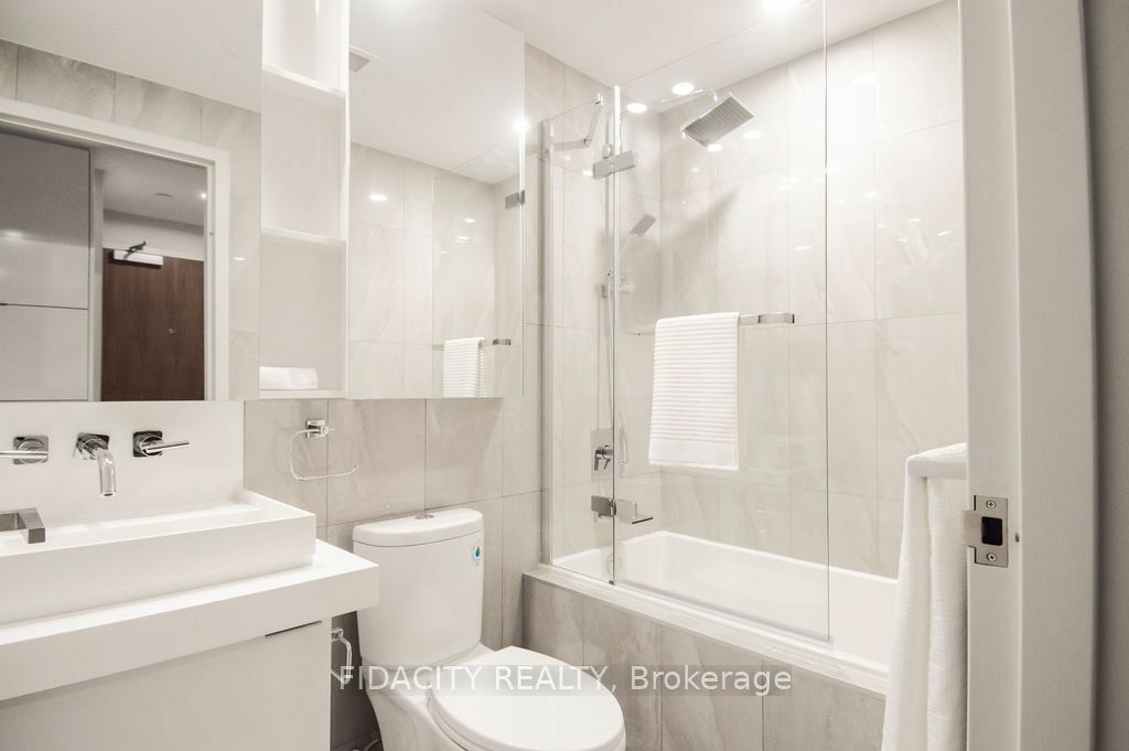 Property Photo:  101 Queen St 1402  ON K1P 0B7 