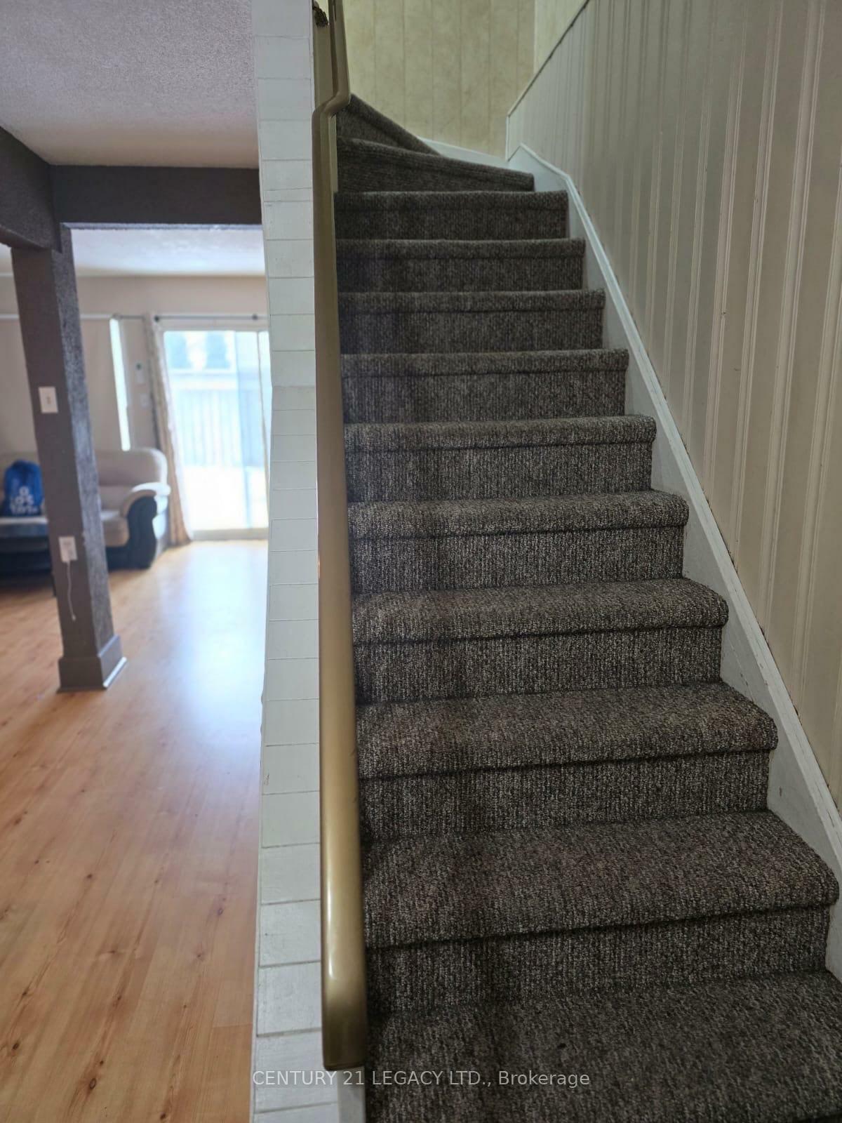 Property Photo: 3 Hernon Court ON L6S 2B9