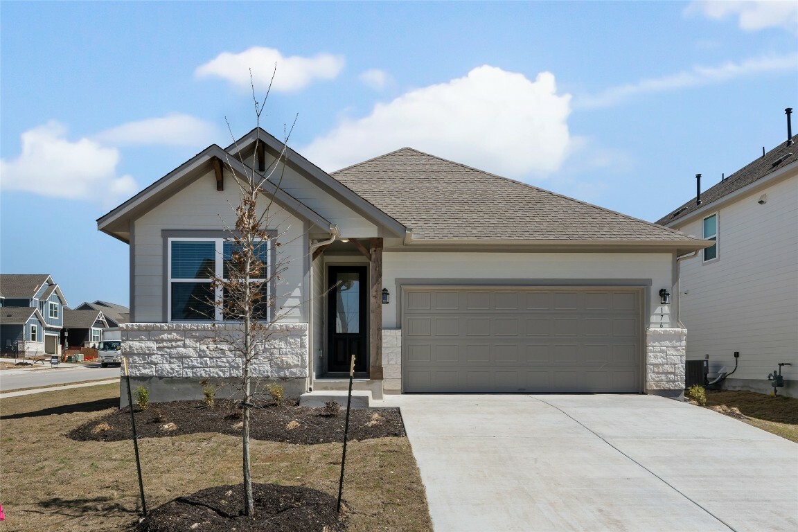 Property Photo: 176 Wrangell Way TX 78620