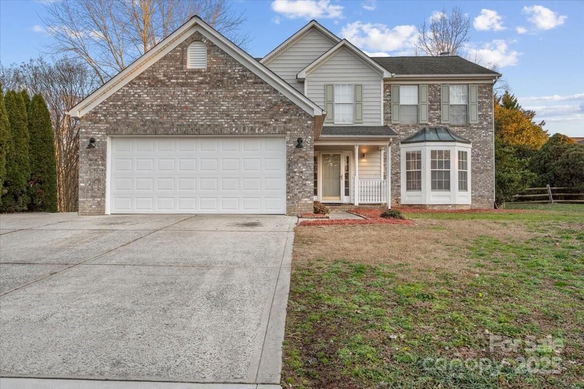 Property Photo: 12408 High Valley Lane NC 28269