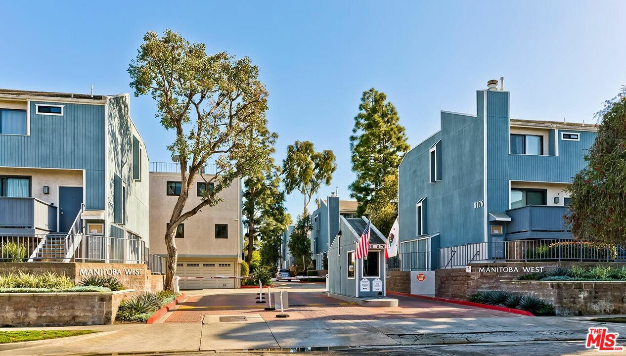 Property Photo:  8160   Manitoba St 308  CA 90293 