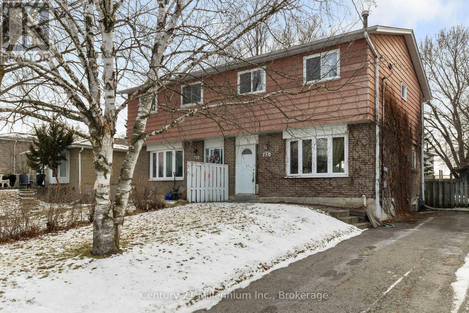 Property Photo:  750 Elgin Street  ON L3Y 3B8 