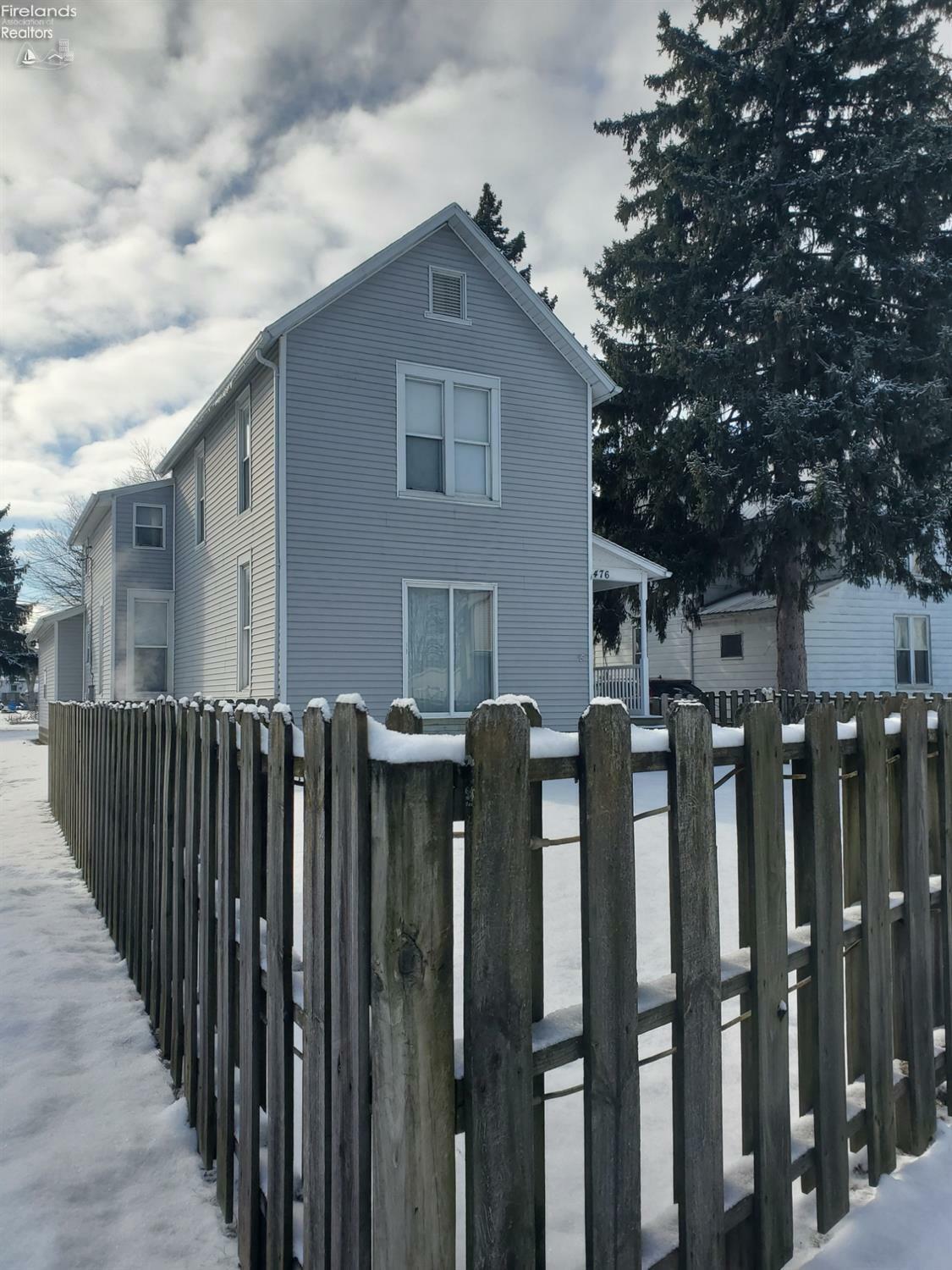 Property Photo:  476 E Perry Street  OH 44883 