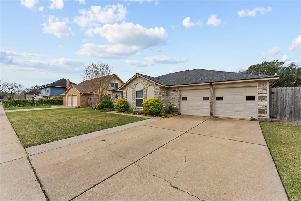 Property Photo:  3934 Willowview Drive  TX 77504 