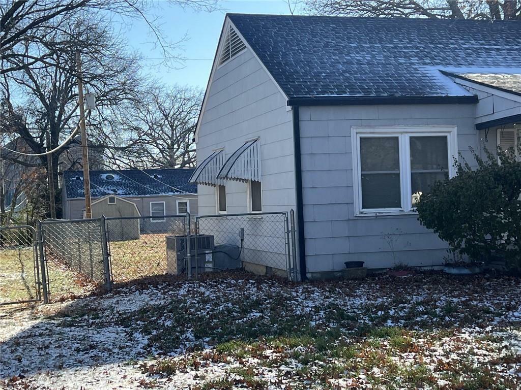 Property Photo:  605 W Hickory Street  KS 67301 