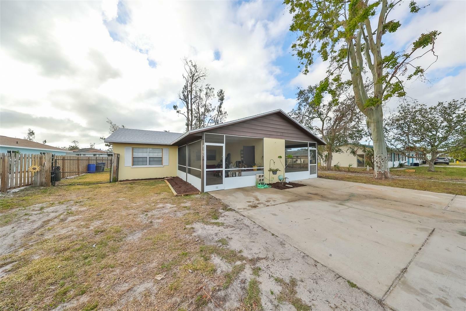 Property Photo:  8105 43rd Avenue W 8105 And 8107  FL 34209 