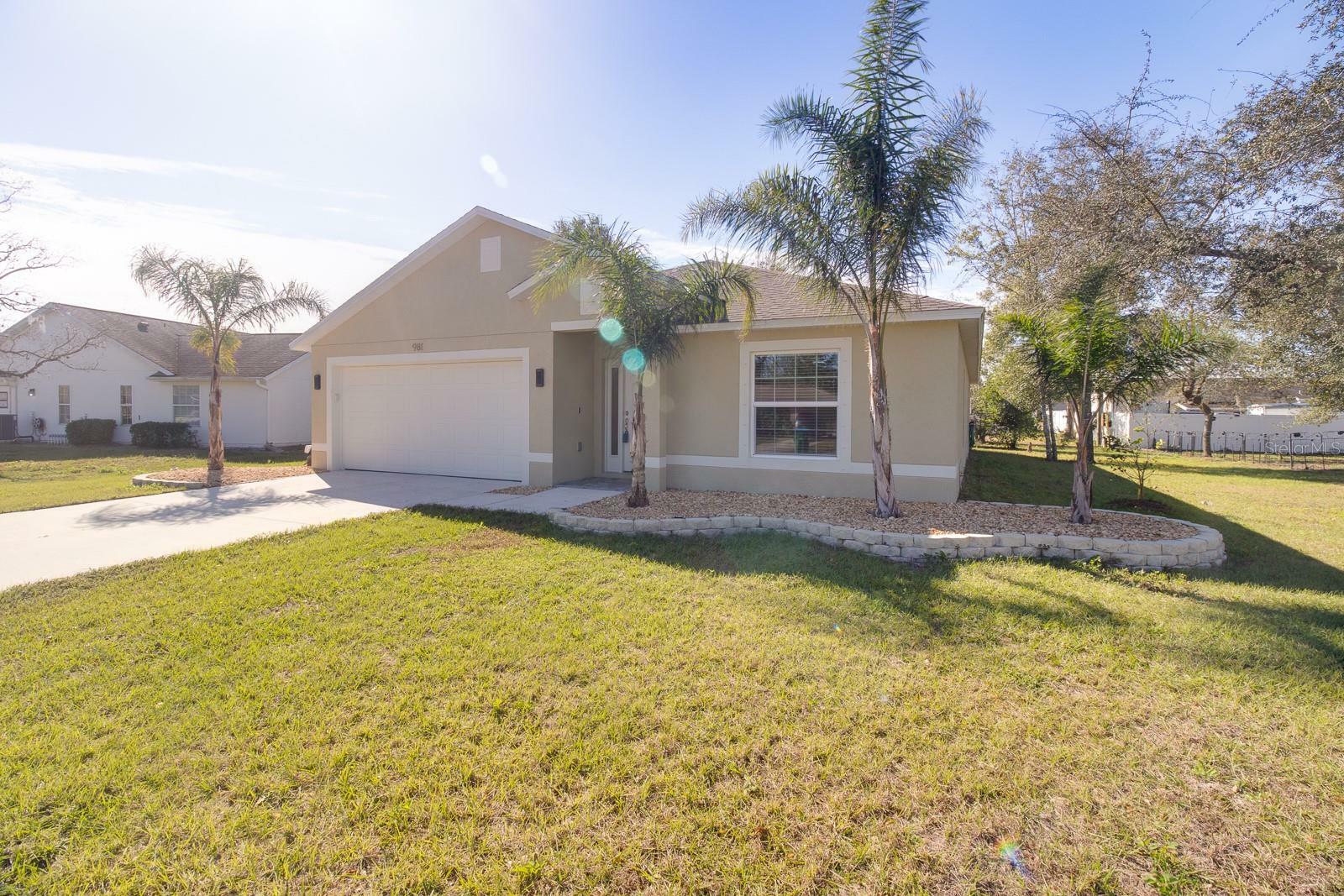 Property Photo: 981 Wilmington Drive FL 32725