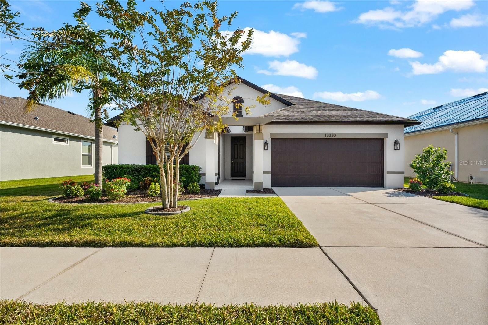 Property Photo:  13330 Palmera Vista Drive  FL 33579 