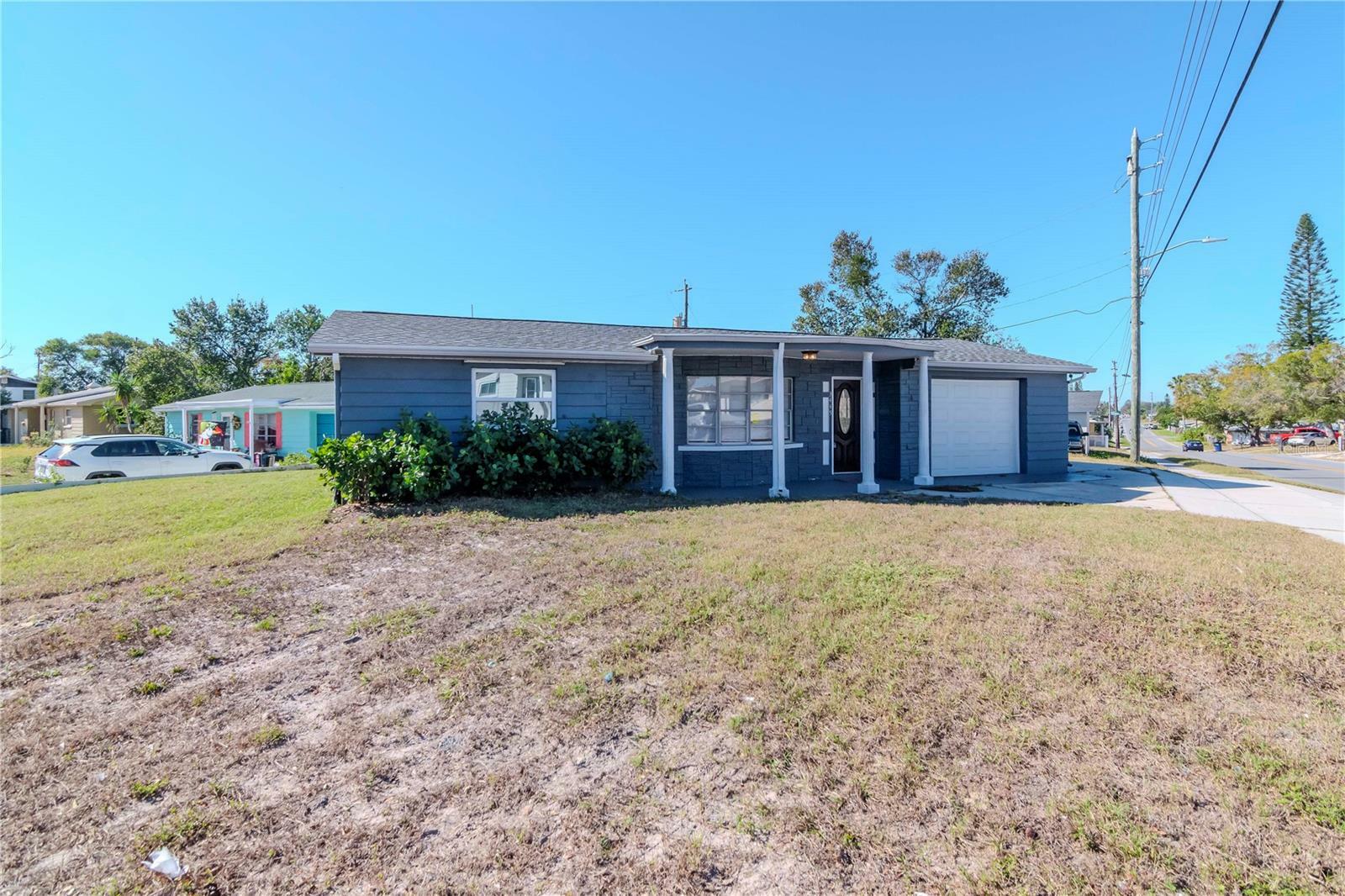 Property Photo:  3445 Briar Cliff Drive  FL 34691 