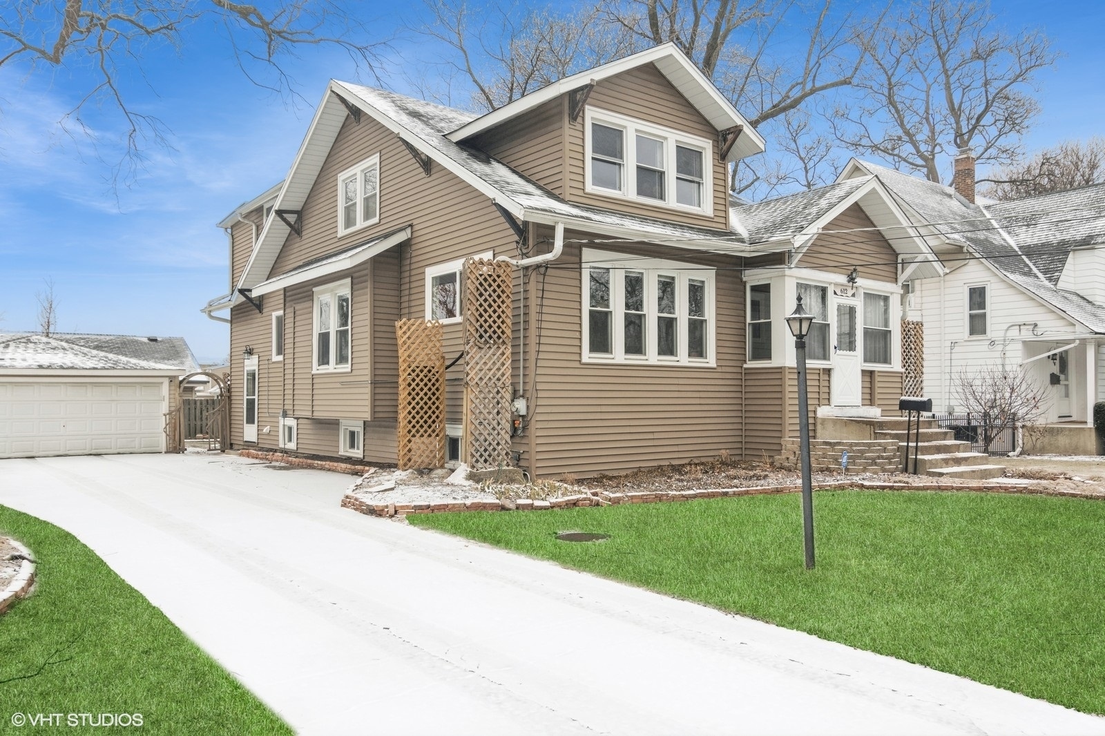 Property Photo:  612 N Chestnut Avenue  IL 60004 