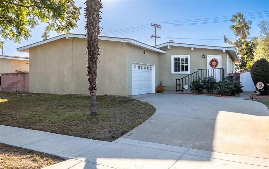 Property Photo:  24007 Huber Ave.  CA 90501 